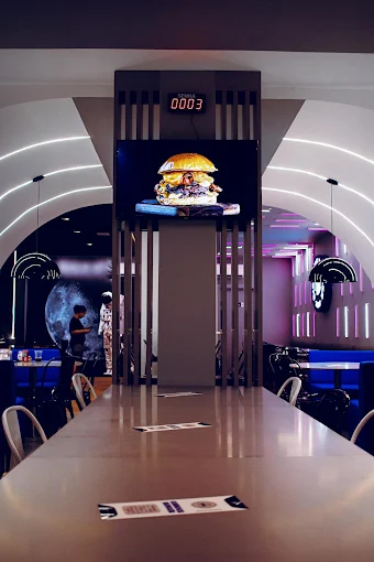 Gibbous Burger — operação